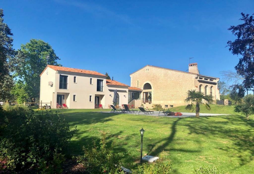 L Esprit Du Clain Chambres D Hotes Bandb De Standing Proches Du Futuroscope Golf Et Lac De St Cyr Naintre Екстериор снимка